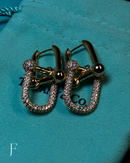 Brinco TIF Feminino Dourado-Prata Cravevejados Formato de Fecho