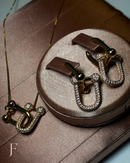 Conjunto TIF Feminino Dourado-Prata Cravejados Formato de Fecho